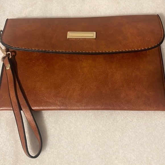 unbranded Handbags - Wristlet bag brown gold hardware snap clutch New